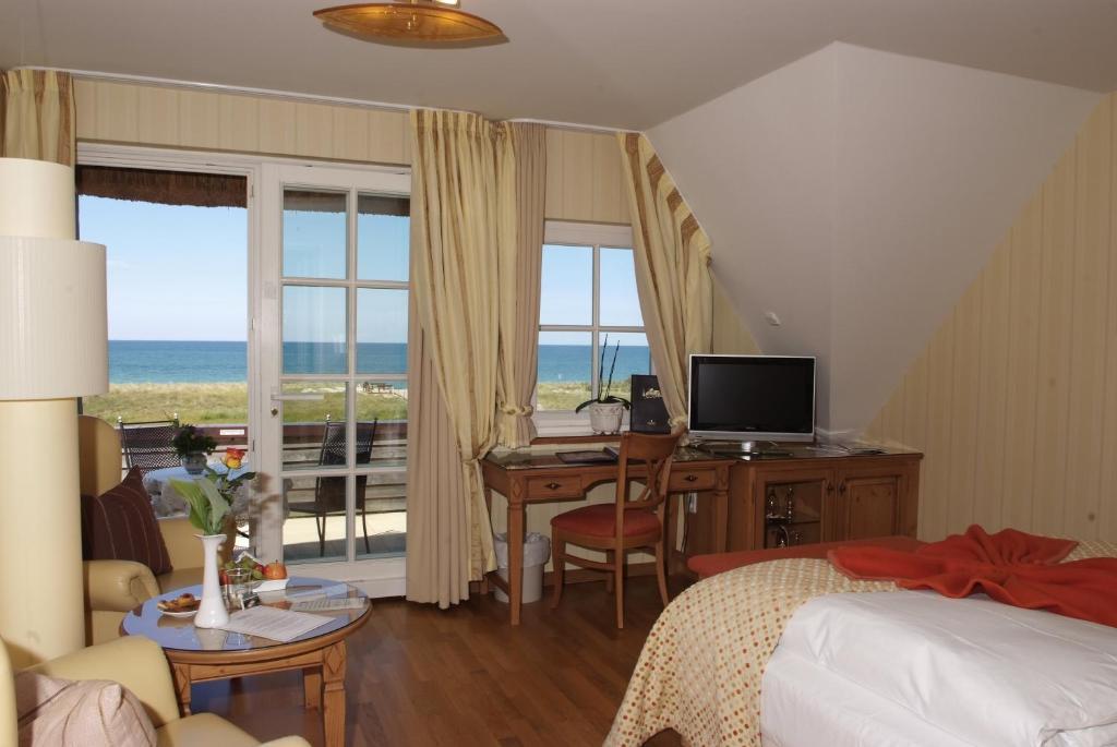 Romantik Hotel Namenlos Ahrenshoop Rum bild